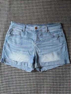 Light blue summer mid rise denim jean shorts